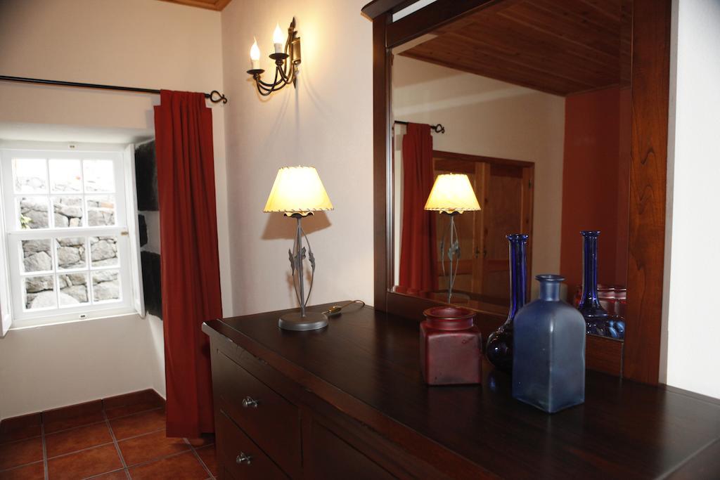 Casa Capelinhos Guest House Capelo Room photo